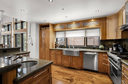 Incline Village Condo | 4BR/4BA Incline Village condo w/pool & mountain views