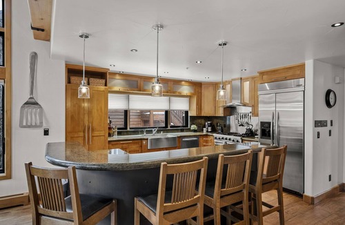 Incline Village Condo | 4BR/4BA Incline Village condo w/pool & mountain views