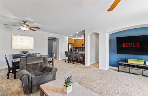Reno House | 4BR, Garage, King Suite, 20 min to Lake Tahoe-Reno