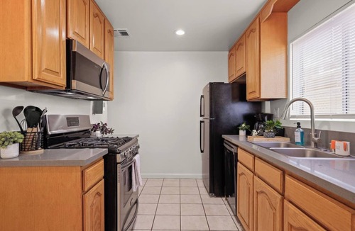 Lucerne - Higuera House | 4BR Near SoFi Stadium | Walk Downtown Culver City