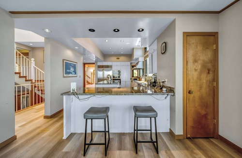 Claremont House | 5-bdrm home in Oakland Hills, with sweeping views of San Francisco and GG Bridge
