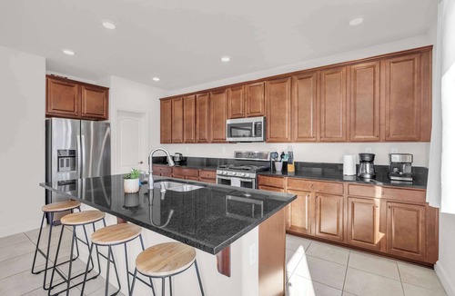 Reno House | 5-Bedroom/3.5Bath/Sleeps18/2 Kitchens