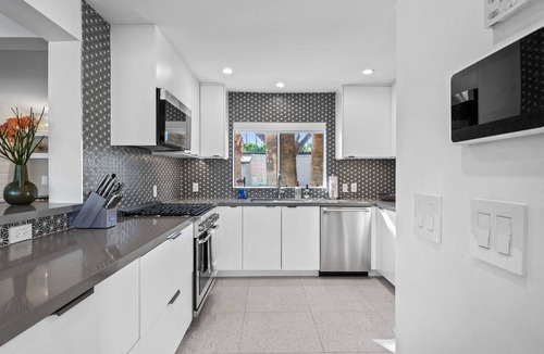 Tahquitz River Estates House | 5 Bedroom/4 Bath South Palm Springs Resort Like! 2 outdoor fire features.