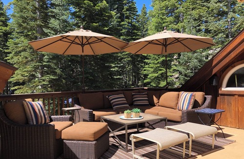 Chamberlands Cabin | 5-bedroom cabin in woodsy Tahoma/Homewood walk to Lake Tahoe