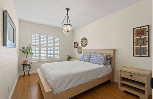Bonita House | 5-Bedroom Farmhouse near Country Club