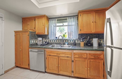 Norwalk House | 5 BR Jacuzzi | 12 mins to Disney | Knotts | Beach