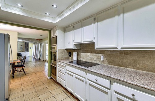Fresno Cottage | 5 Mi to Fresno State: Family Gem w/Backyard Oasis