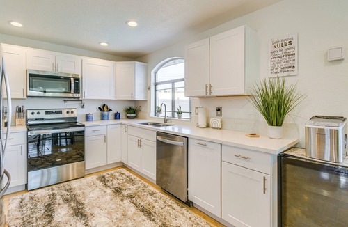 Lake Havasu City Cottage | ~ 5 Mi to Lake Havasu: Family Home w/Fenced Yard!