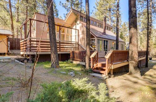 Wrightwood House | 5 Mi to Mountain High Resort: Home w/Gaming Area