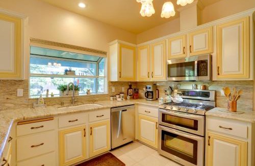 Redding House | 5 Mi to Sundial Bridge & River! Pet-Friendly Haven