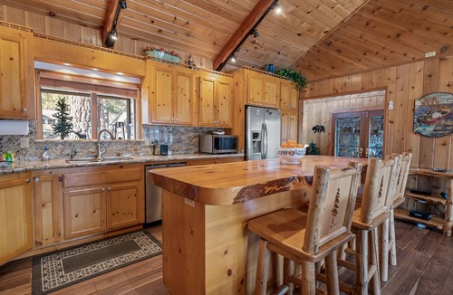 Big Bear Lake House | 5-STAR Lakefront cabin! DOCK! GAME ROOM! 2600 sq ft w/fire pit. SLOPES/LAKE!