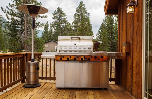 Tahoe Paradise House | 5-Star Luxury Tahoe Cabin! Great Location! Pool Table! Darts! Ping Pong!