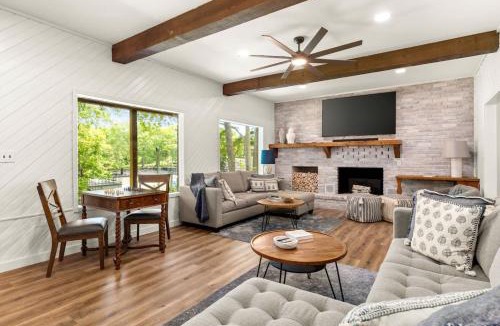 McQueeney House | 5BR 3.5BA Waterfront Boat, Dock and Kayaks, Lake McQueeney by Austin Vacay