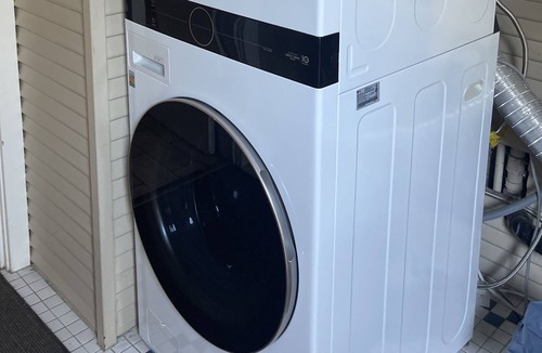 Stockton House | #5Lovely Room/w full bathroom, 3 block from Saint Joseph hospital