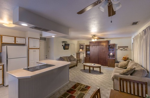 Mariposa House | 5th Street Inn