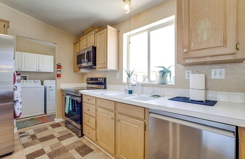 Pahrump House | 6 Mi to Downtown Pahrump: Scenic Desert Retreat