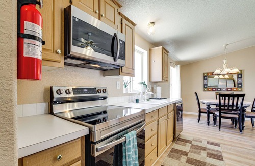 Pahrump House | 6 Mi to Downtown Pahrump: Scenic Desert Retreat
