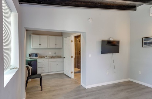 Frazier Park Apartment | 6 Mi to Frazier Mountain: Cozy Studio Retreat