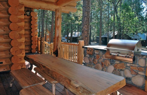 North Wawona Cabin | (67) El Capitan (3 Bedrooms Only) at The Redwoods In Yosemite