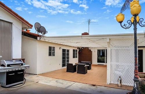 Sherwood Forest and Thistle Development House | 6BR 3BA Home near Disneyland