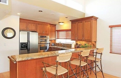 Santa Ana Heights House | 6BR/4BA Newport Retreat – Steps to Beach, BBQ Balcony, Bikes & 4 Parking Spots