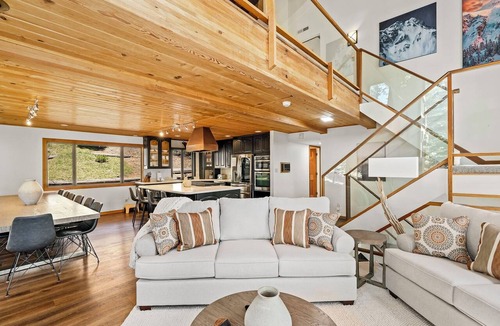 Incline Village House | 6BR Incline Village Home w/Hot Tub & Mountain Views
