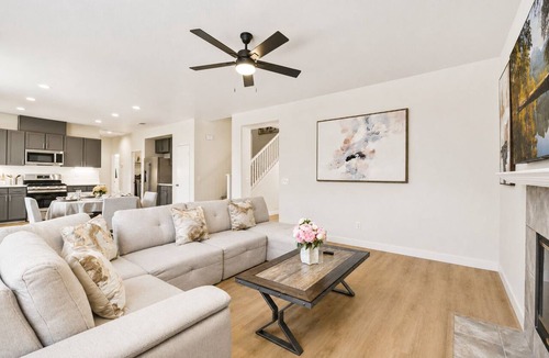 Eastvale House | 6BR Retreat/10 Beds/Near Sports Complex/4 kings