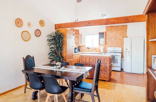 Joshua Tree House | 6min to JT Park, Downtown. Pet-Friendly! Stargaze & NightView, Elevated Backyard