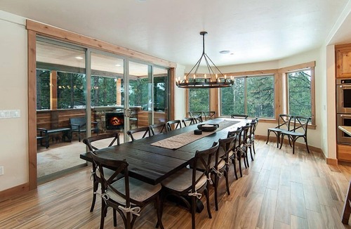 South Lake Tahoe House | 7 bedroom 6.5 bath Heavenly Estate Next To Heavenly Ski Lodge