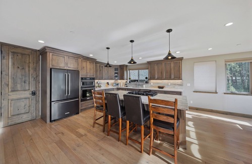 Al Tahoe House | 7 bedroom Luxury by the Lake