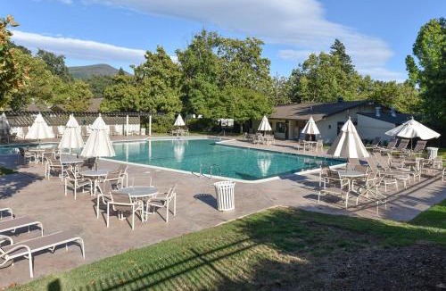 Napa Hotel | 703 Cottages at Silverado residence