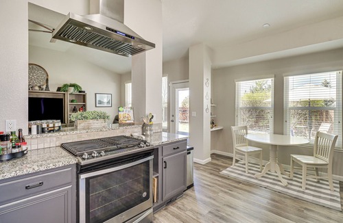 Sparks House | 8 Mi to Dtwn Reno: Cozy Sparks Escape w/Fireplace
