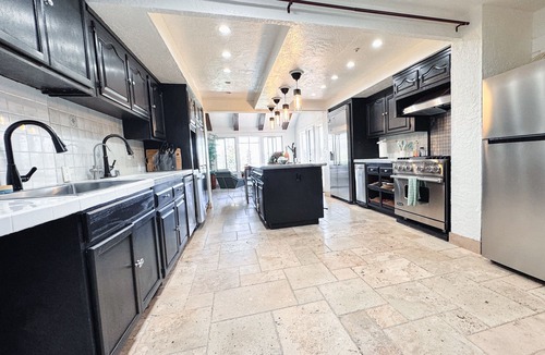Thousand Oaks Villa | 808 Retreat - Your Destination for Timeless Moments