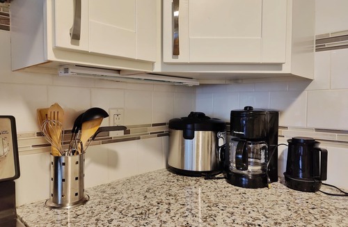 Downtown Apartment | 840-#3 Spacious, new, Safe parking garage, Condo type unit, A/C & Elev. near SFO