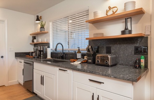 Yosemite Forks House | 8BR Yosemite Escape w/Views & Spa - Game Room & Pet-Friendly