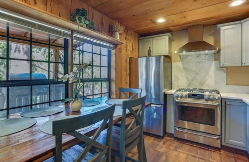 Wishon Cottage | 9 Mi to Bass Lake: Cabin w/Fire Pit in Wishon!