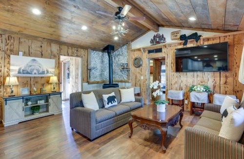 Wishon House | 9 Mi to Bass Lake: Cabin w/Fire Pit in Wishon!