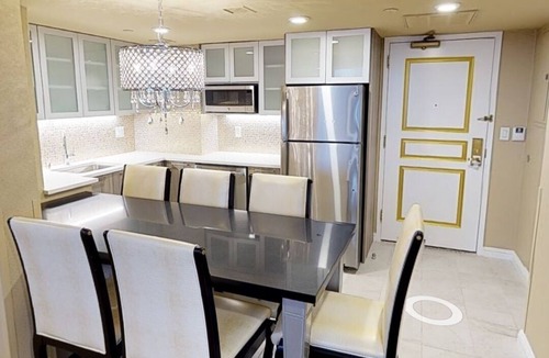 Las Vegas Apartment | 900 sq ft one bedroom villa minutes away from the Las Vegas strip Pet Friendly!