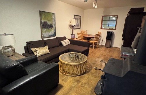 Fort Bragg House | A 2-bed house in peaceful Ft Bragg perfect for relaxing getaway in the redwoods.