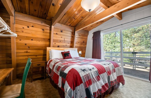 Big Bear Lake House | A Beary Happy Cabin - Walk to Lake & Village, Fireplace, Deck, Barbecue