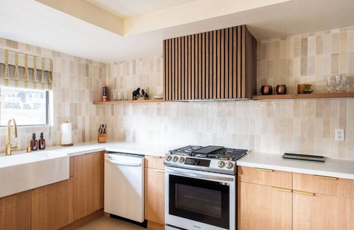 Whispering Forest House | A/C ! EV Charging- Hot Tub - Gas Fire Pit - Gameroom - Modern Décor!