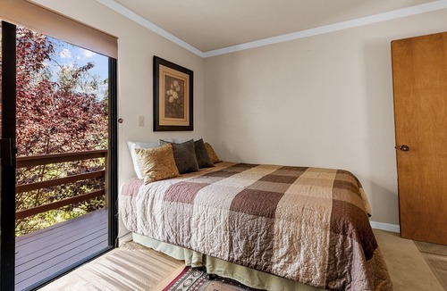 Rancho Calaveras House | A Great Home in a Resort-Like Setting- Private Retreat with pool & River Views