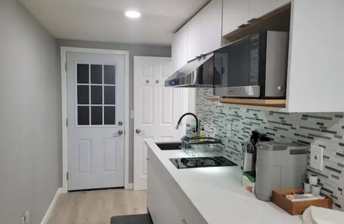 Cherryland Apartment | A Lovely Modern Retreat for Your Perfect Stay