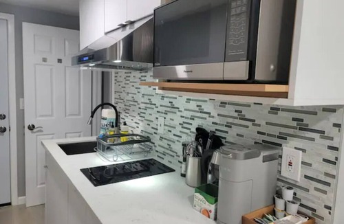 Cherryland Apartment | A Lovely Modern Retreat for Your Perfect Stay