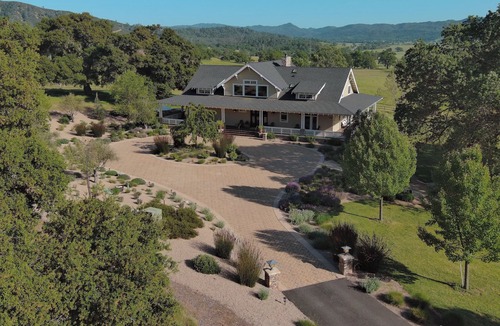 San Luis Obispo House | A peaceful Coastal California oasis and outdoor paradise.