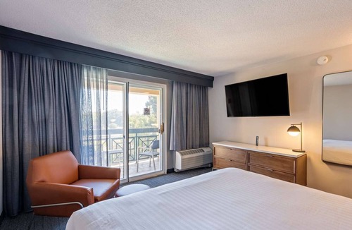 San Ramon Hotel | A Place You'll Surely Enjoy! Pet-friendly, Complimentary Parking, Swimming Pool!