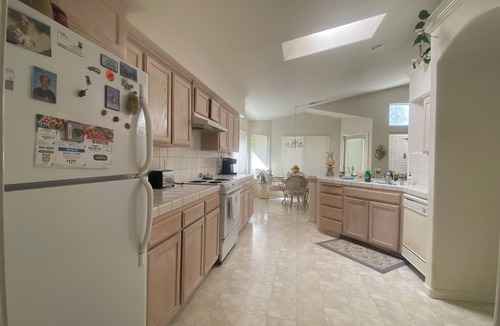Fresno House | A Quiet, Home Away from Home!