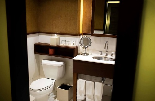 San Jose Hotel | A Short Drive to Palomar Park in San Jose! Perfect for Family City Break, Pool!