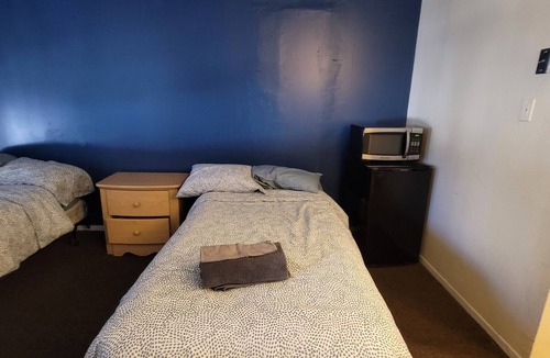 Beverly Hills Hotel | (A07) LA Spacious Double Bed Suite