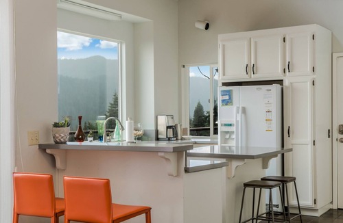 Meeks Bay House | Above Meeks Bay, Spacious and Beautiful, 180-degree Lake Views. Sunnyview Lodge By Tahoe Time VR